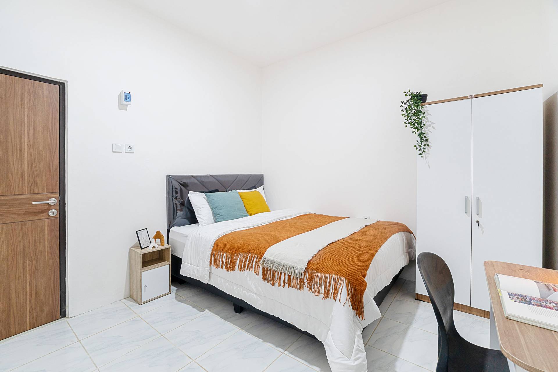https://images.rukita.co/buildings/building/1062958b-a87.jpg