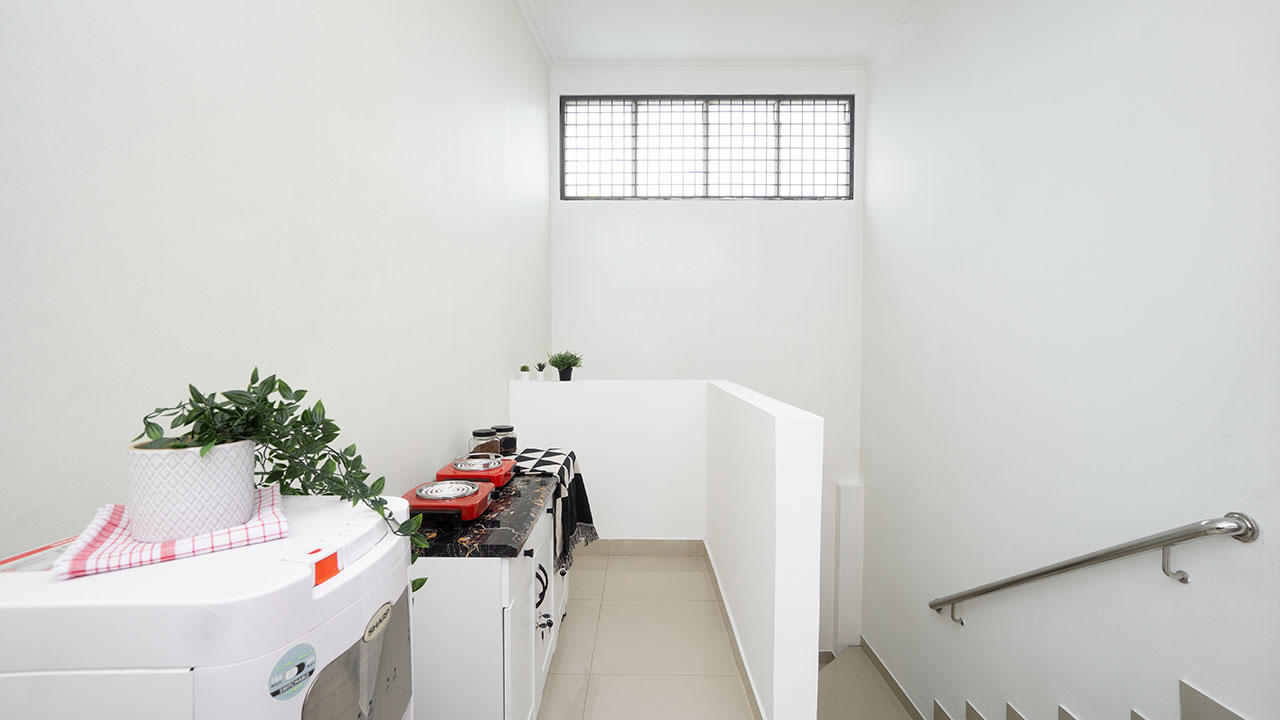 https://images.rukita.co/buildings/building/10b1d4ce-cc4.jpg