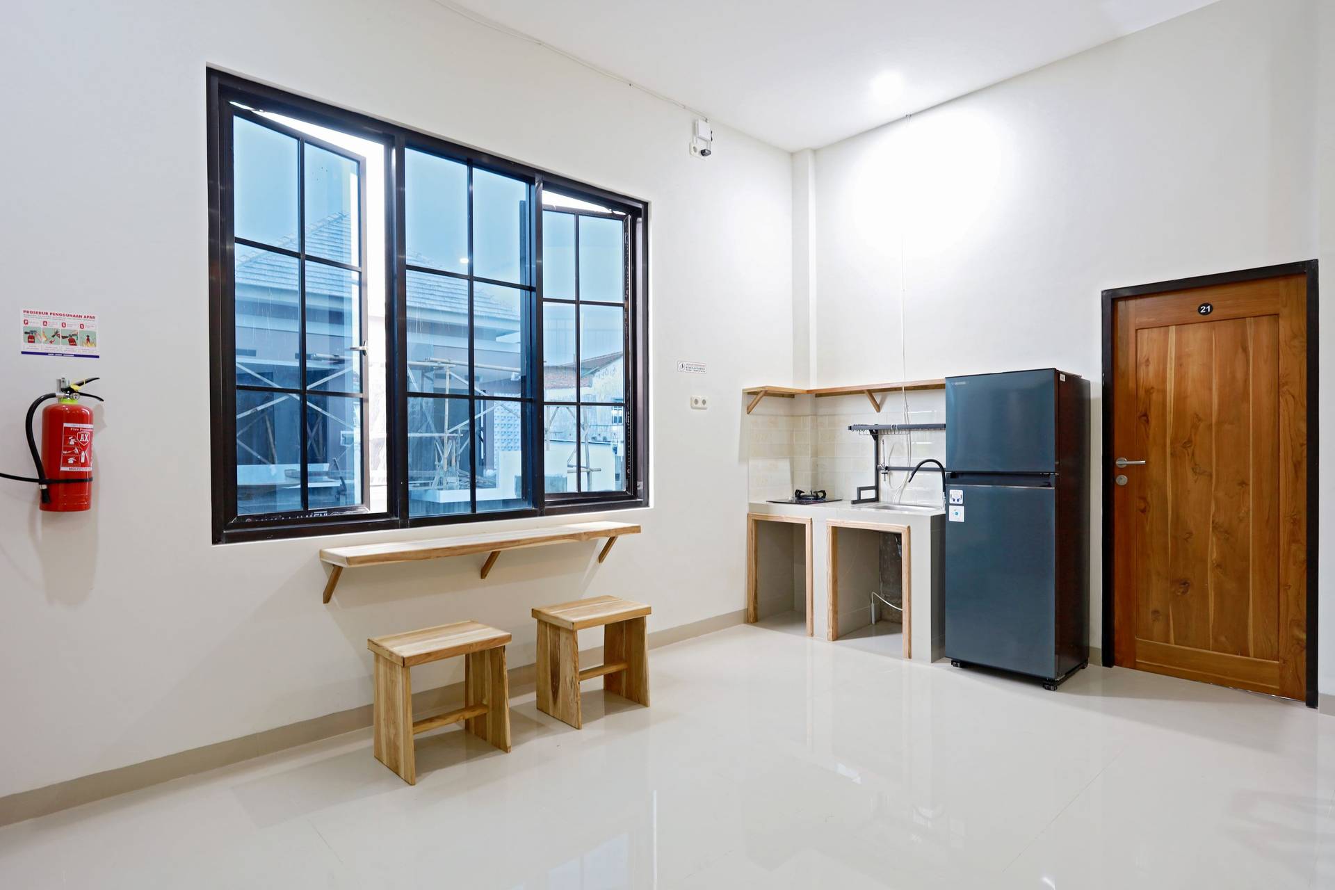 https://images.rukita.co/buildings/building/11fcd872-4f2.jpg