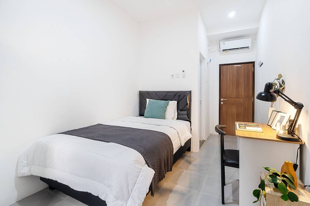 https://images.rukita.co/buildings/building/12db2d45-945.jpg