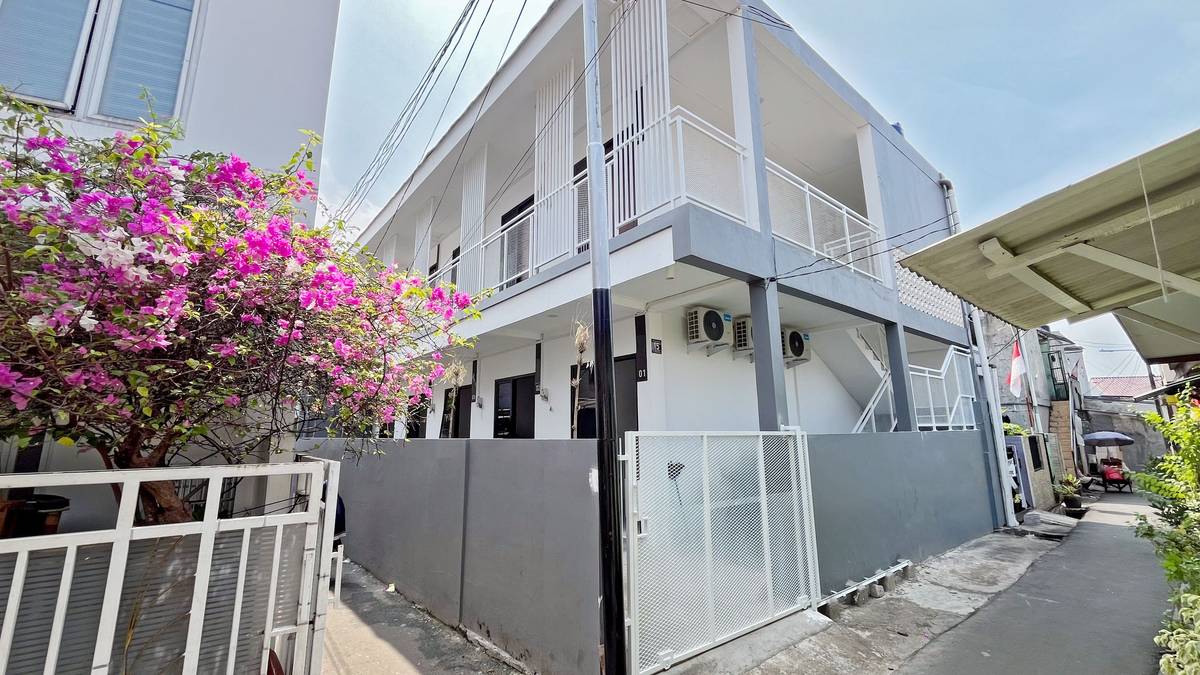 https://images.rukita.co/buildings/building/12e9c05e-828.jpg