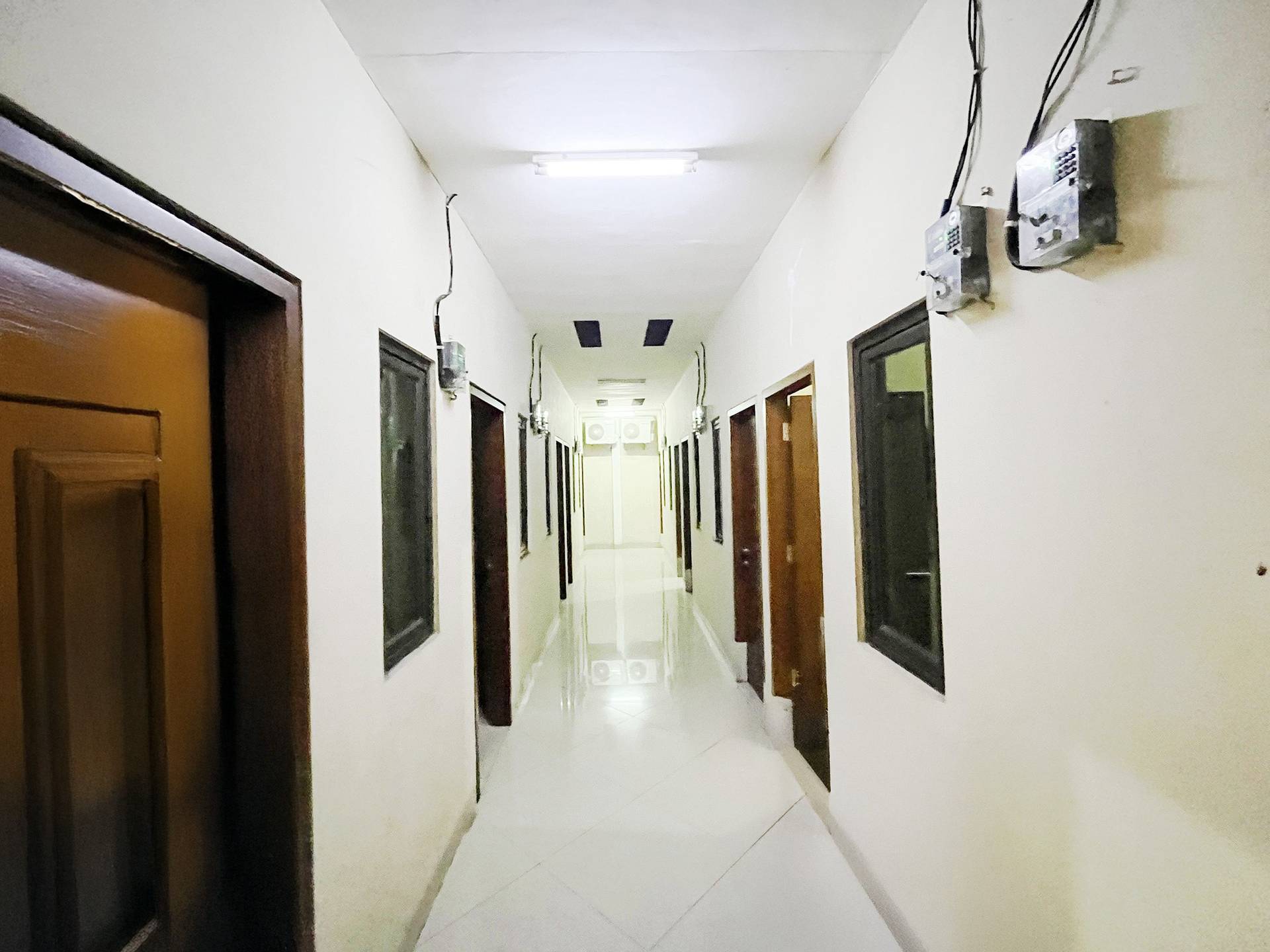https://images.rukita.co/buildings/building/131e4e23-3d4.jpg