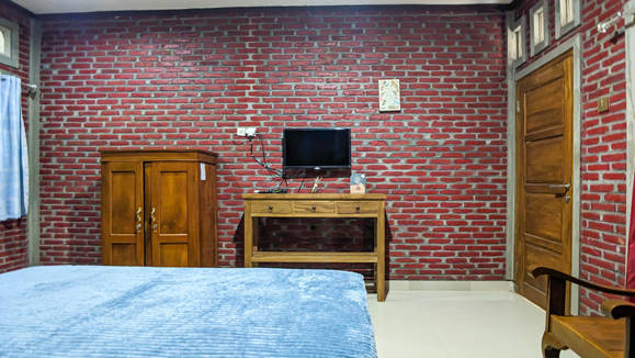 https://images.rukita.co/buildings/building/13308fcd-926.jpg