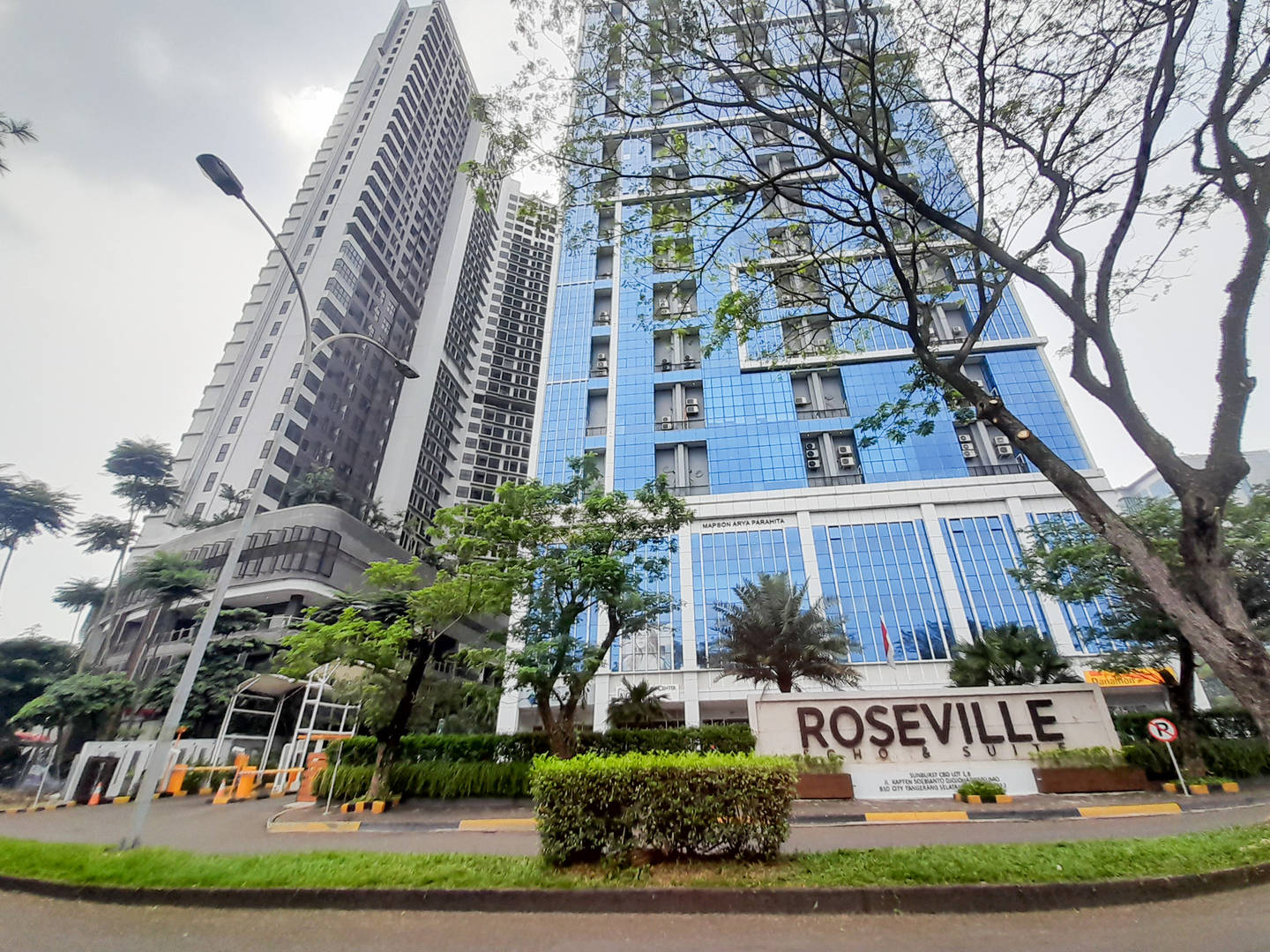 Foto Rukita Unit Apartemen Roseville Soho & Suite - Studio City View #2