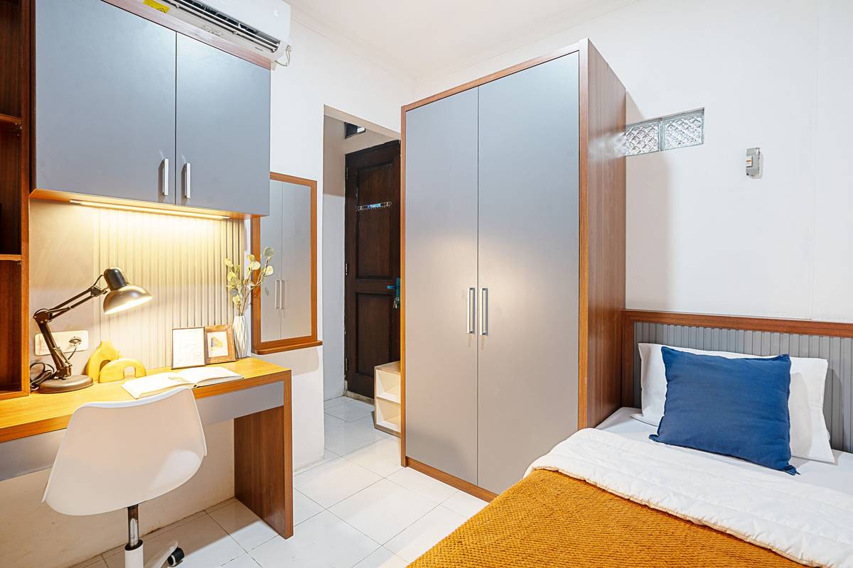 https://images.rukita.co/buildings/building/1462af18-6de.jpg