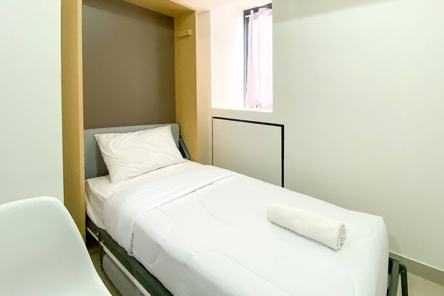 https://images.rukita.co/buildings/building/15ef0d8a-888.jpg
