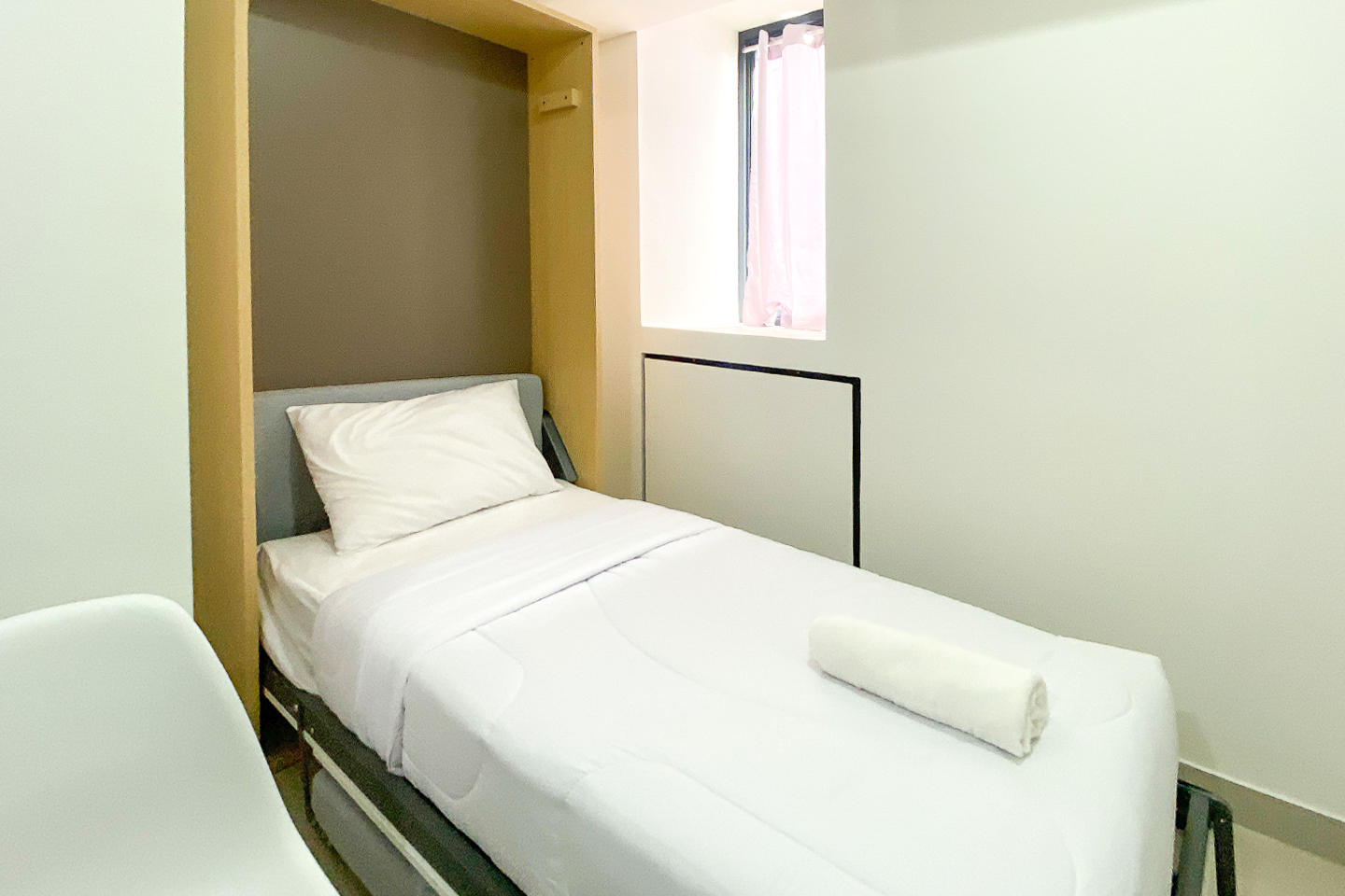 https://images.rukita.co/buildings/building/15ef0d8a-888.jpg