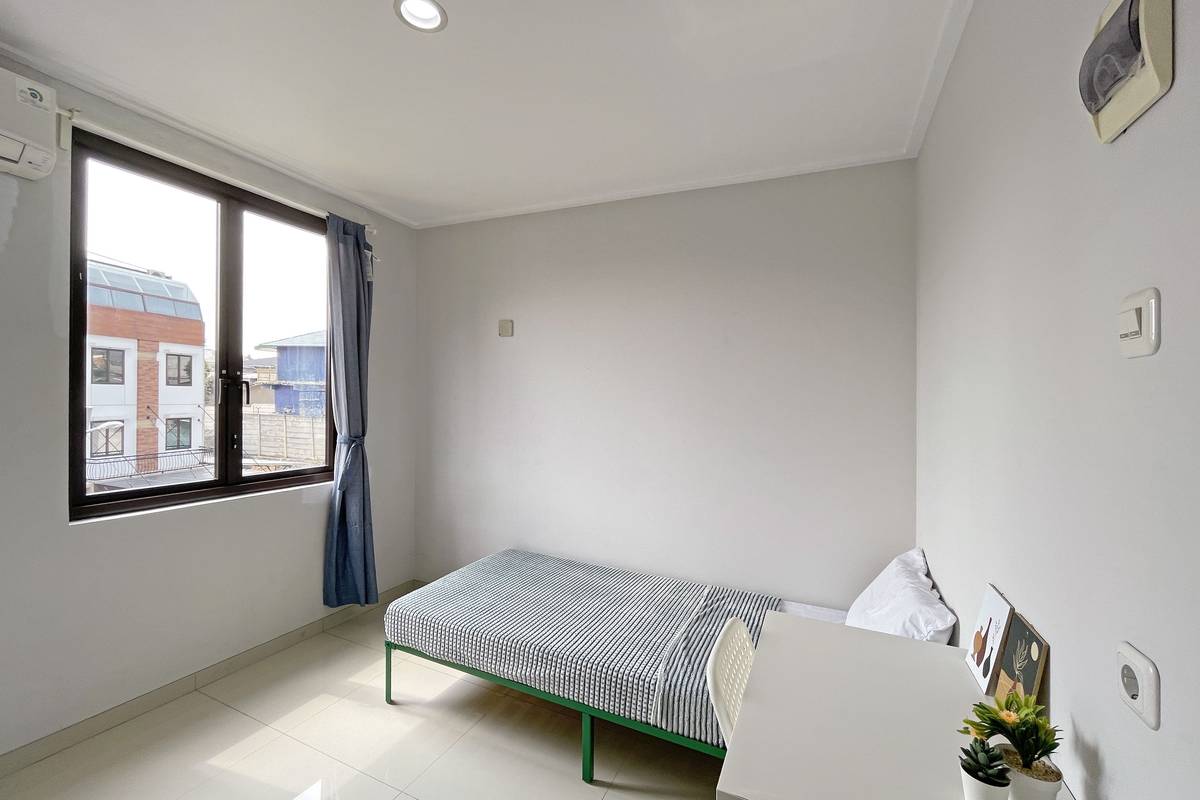 https://images.rukita.co/buildings/building/15f30f37-95c.jpg