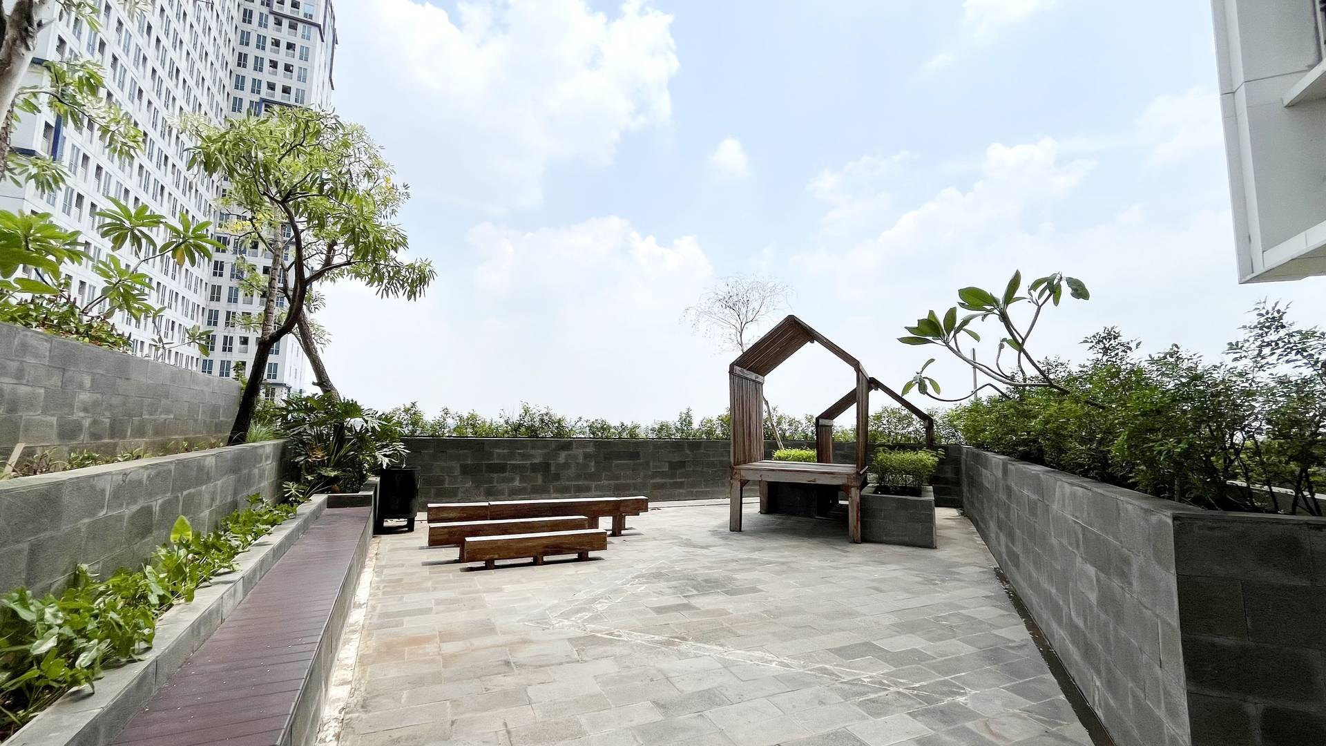https://images.rukita.co/buildings/building/1655930a-cead-4144-8f68-4d27fe99f59d.jpeg