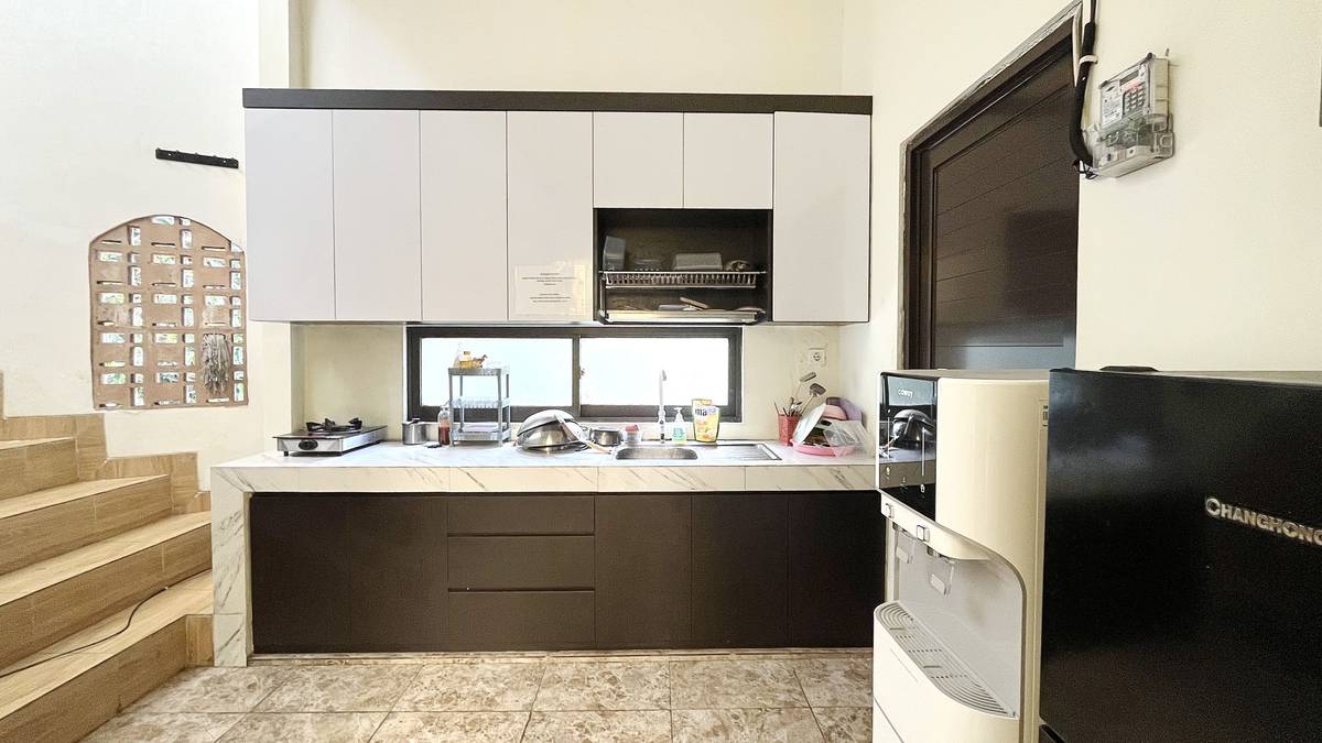https://images.rukita.co/buildings/building/19048737-1a18-4afb-9068-10fc0dc679c6.jpg