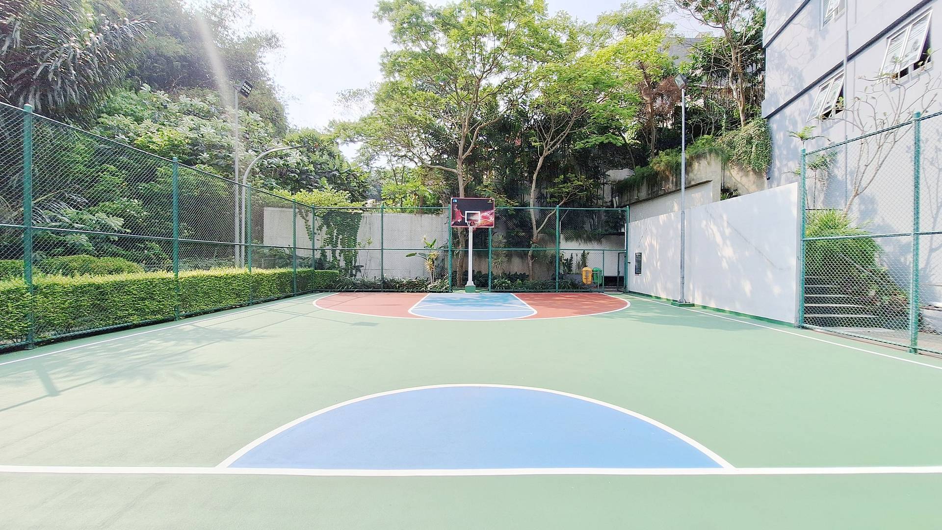 https://images.rukita.co/buildings/building/19dd034d-ba52-4d28-9f5e-a8bcf4867f9e.jpg