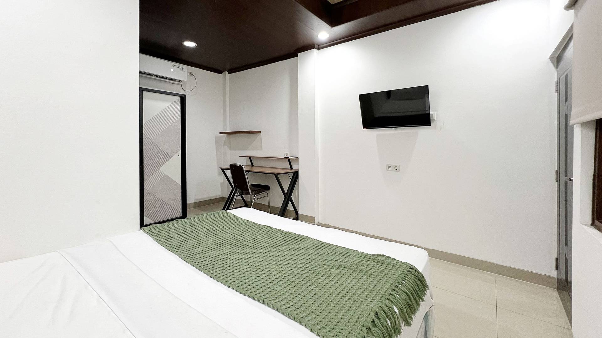 https://images.rukita.co/buildings/building/1a52eb5d-74a4-4daa-a2dc-3e20d6b627fb.jpg
