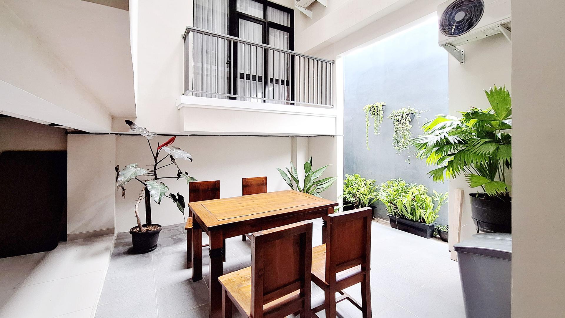 https://images.rukita.co/buildings/building/1a6d42ed-ca07-4e88-b2bd-bfc35168e98f.jpg