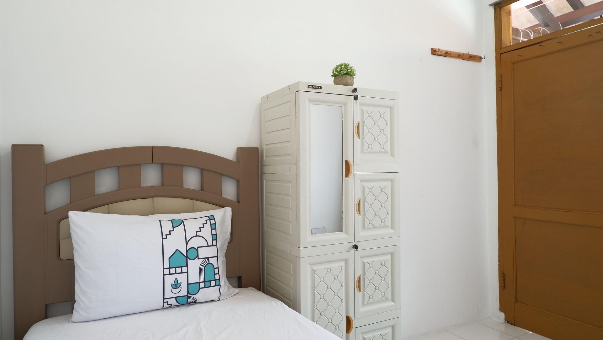 https://images.rukita.co/buildings/building/1aa2ec5c-938.jpg