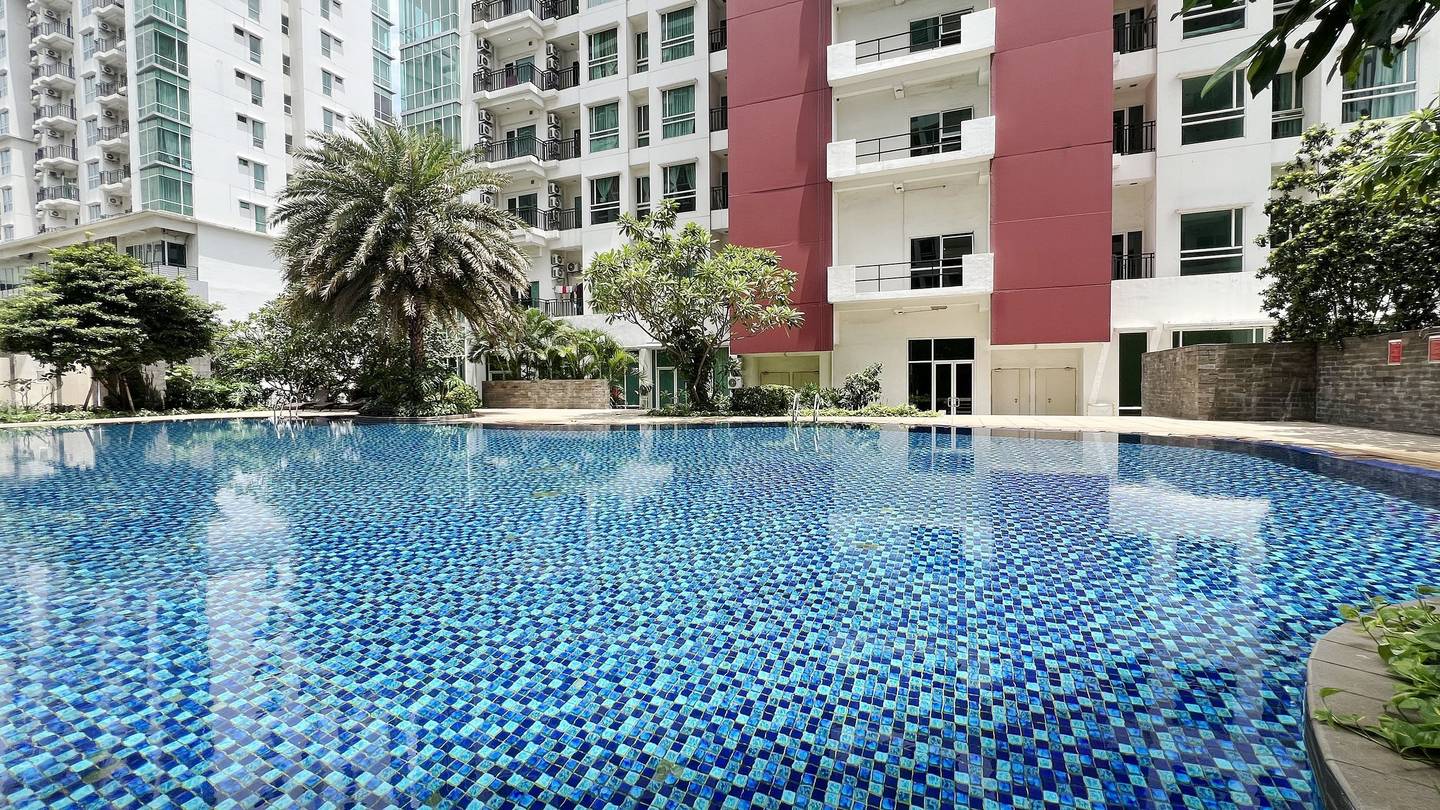 Foto Rukita Unit Apartemen Woodland Park Residence Kalibata - Studio Pool View #1