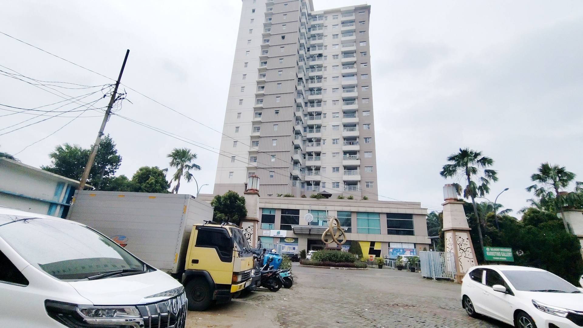https://images.rukita.co/buildings/building/1c059df1-5ad.jpg