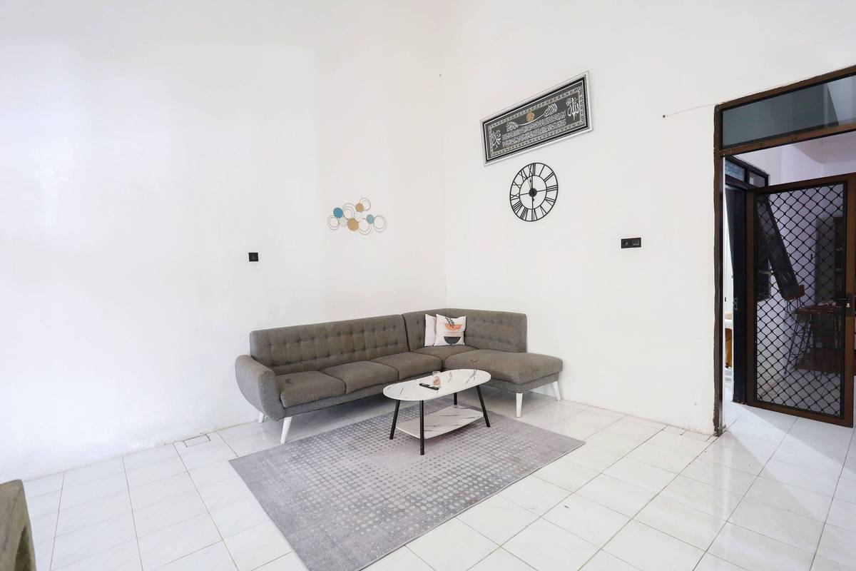 https://images.rukita.co/buildings/building/1c15b943-ae4.jpg