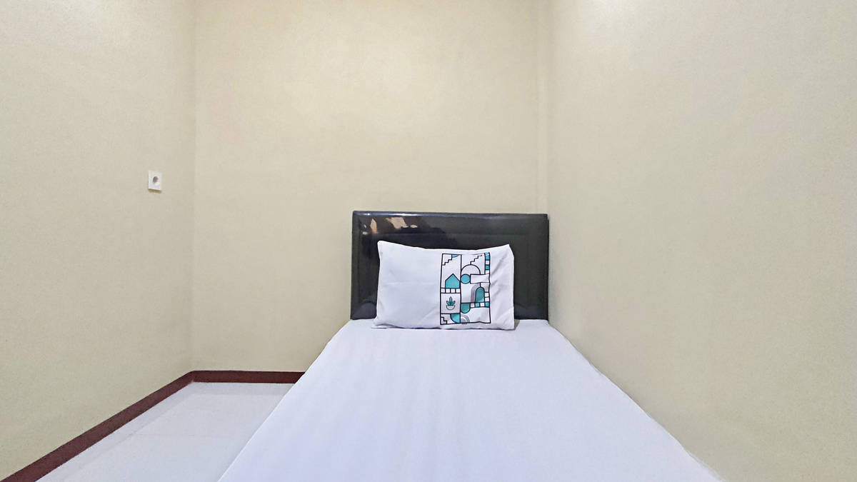 https://images.rukita.co/buildings/building/1c24eef8-833c-4d7f-b8f5-5e32cf16c92d.jpg