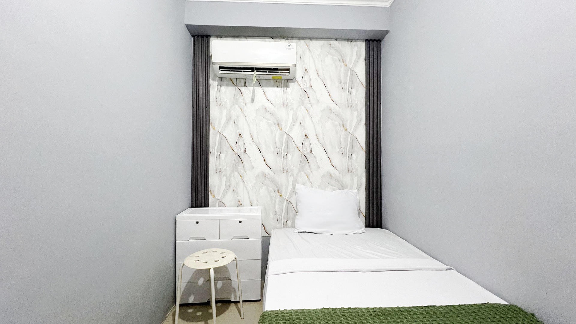 https://images.rukita.co/buildings/building/1dd21953-f74.jpg