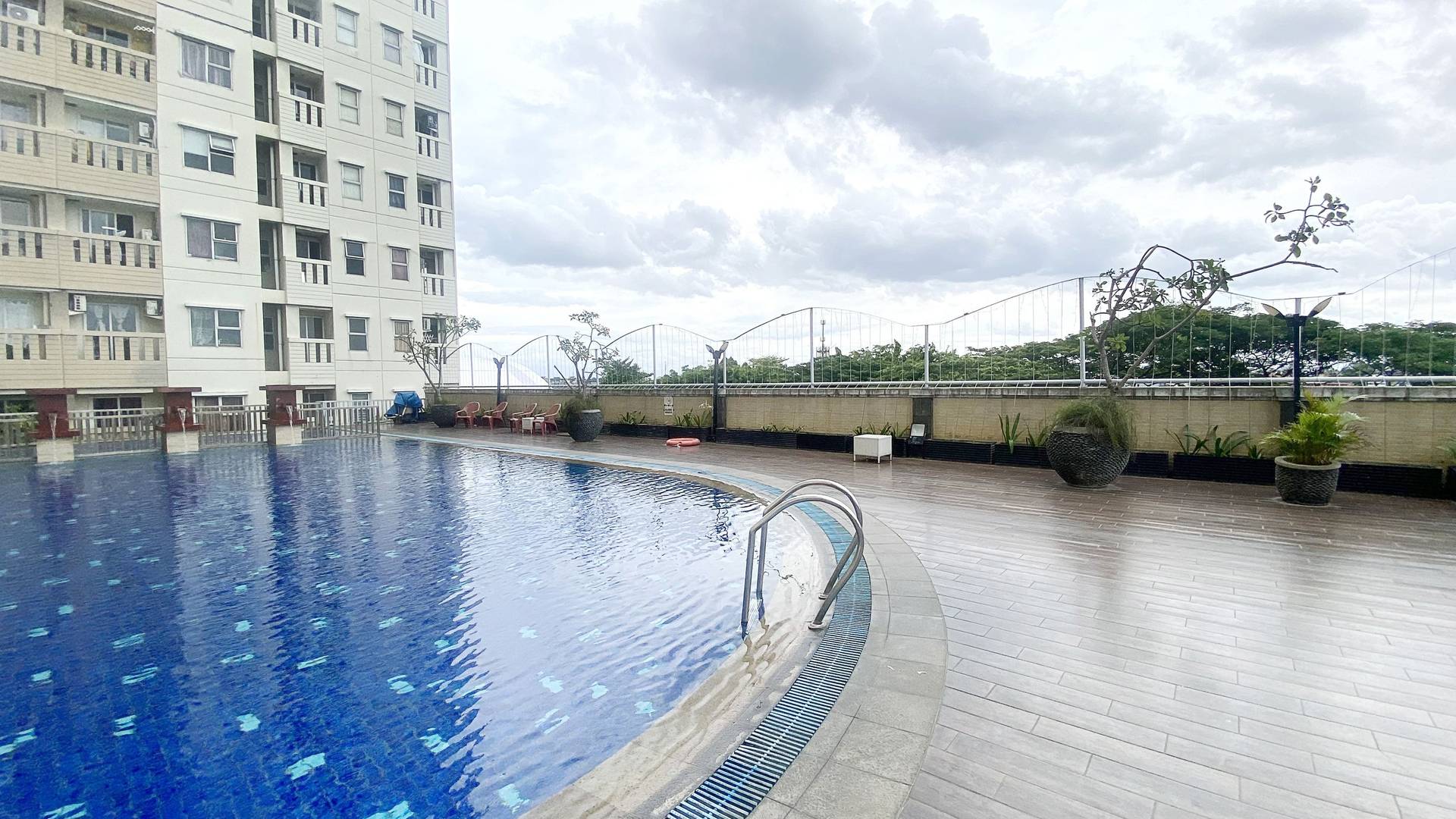 https://images.rukita.co/buildings/building/1e3ef2d2-e99e-4c1f-a9a8-0c87532bc503.jpg