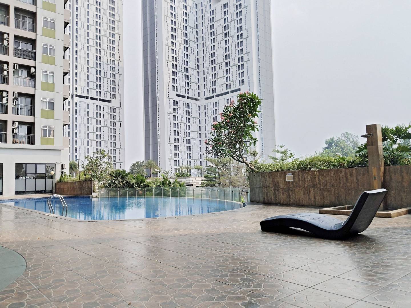 https://images.rukita.co/buildings/building/1e4e56a9-5ac.jpg