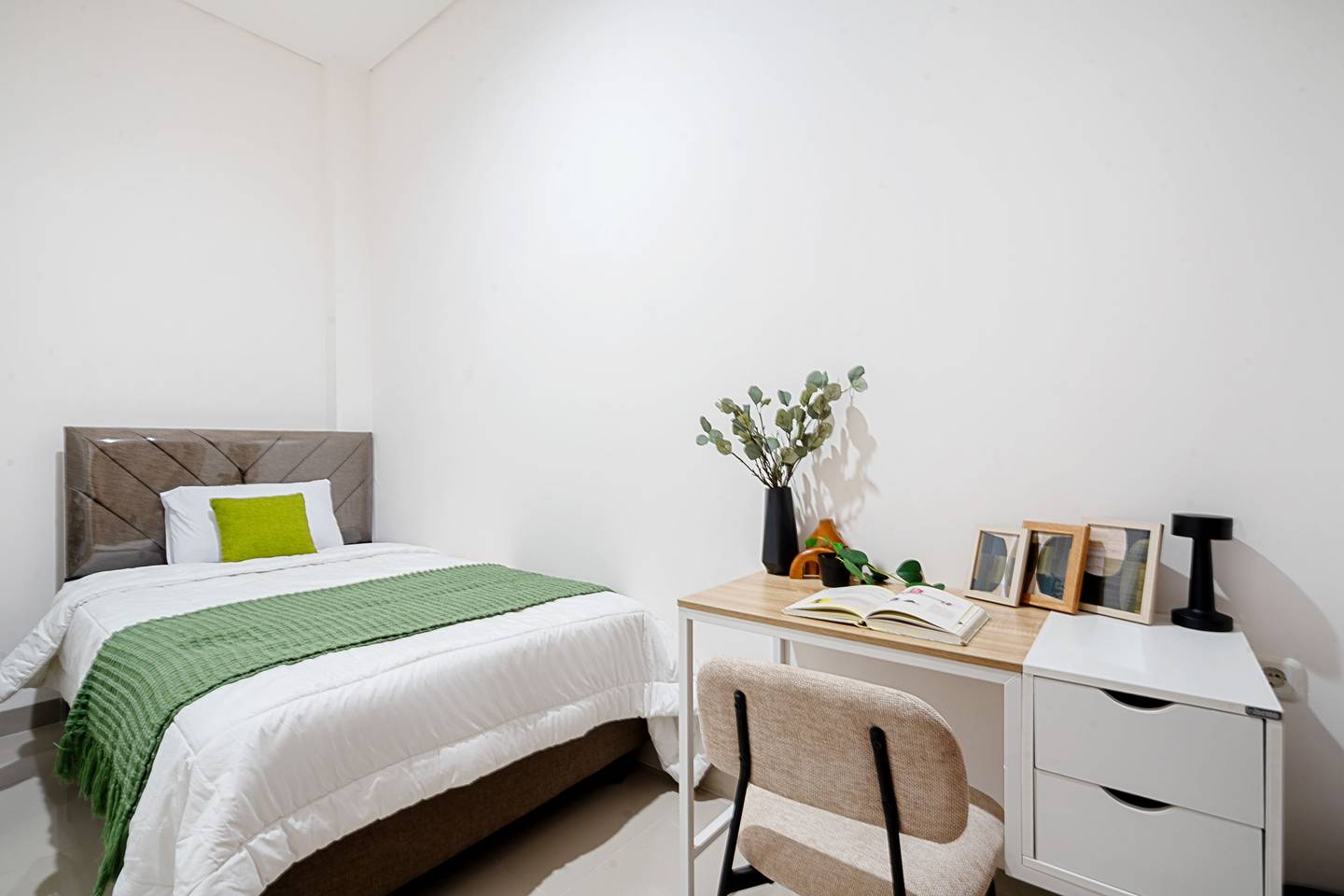https://images.rukita.co/buildings/building/1efd14c0-a77.jpg