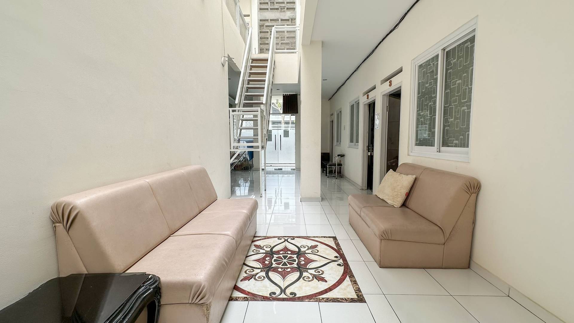 https://images.rukita.co/buildings/building/1f9076f3-8a7.jpg