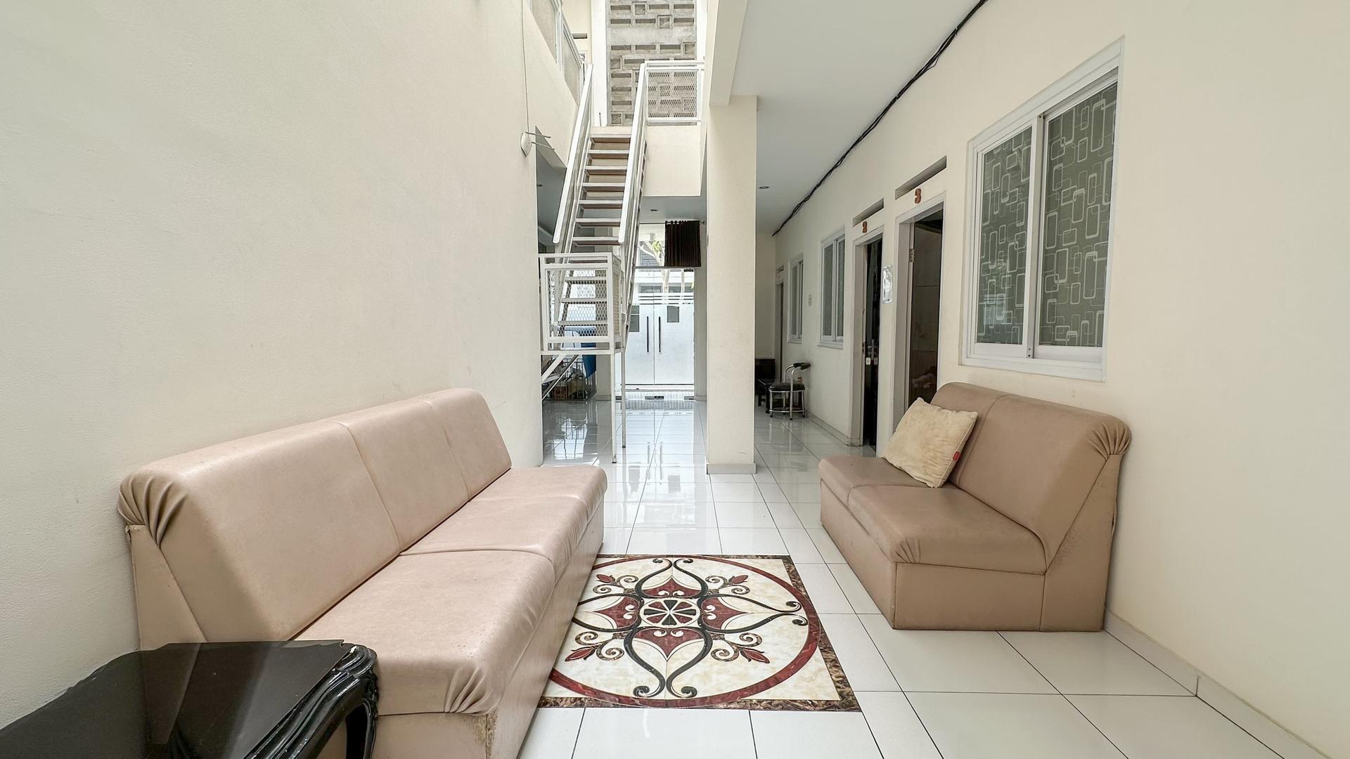 https://images.rukita.co/buildings/building/1f9076f3-8a7.jpg