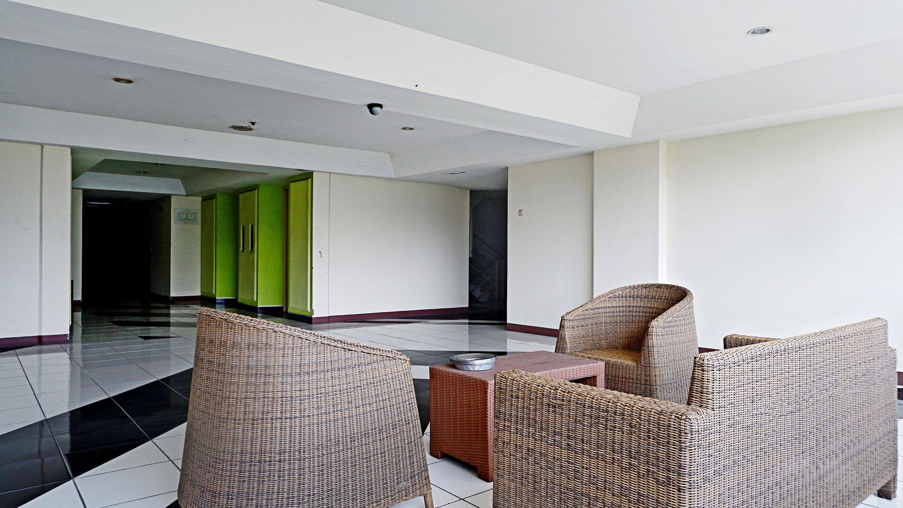 Foto Rukita Unit Apartemen Emerald Tower Bandung - Studio With View #1