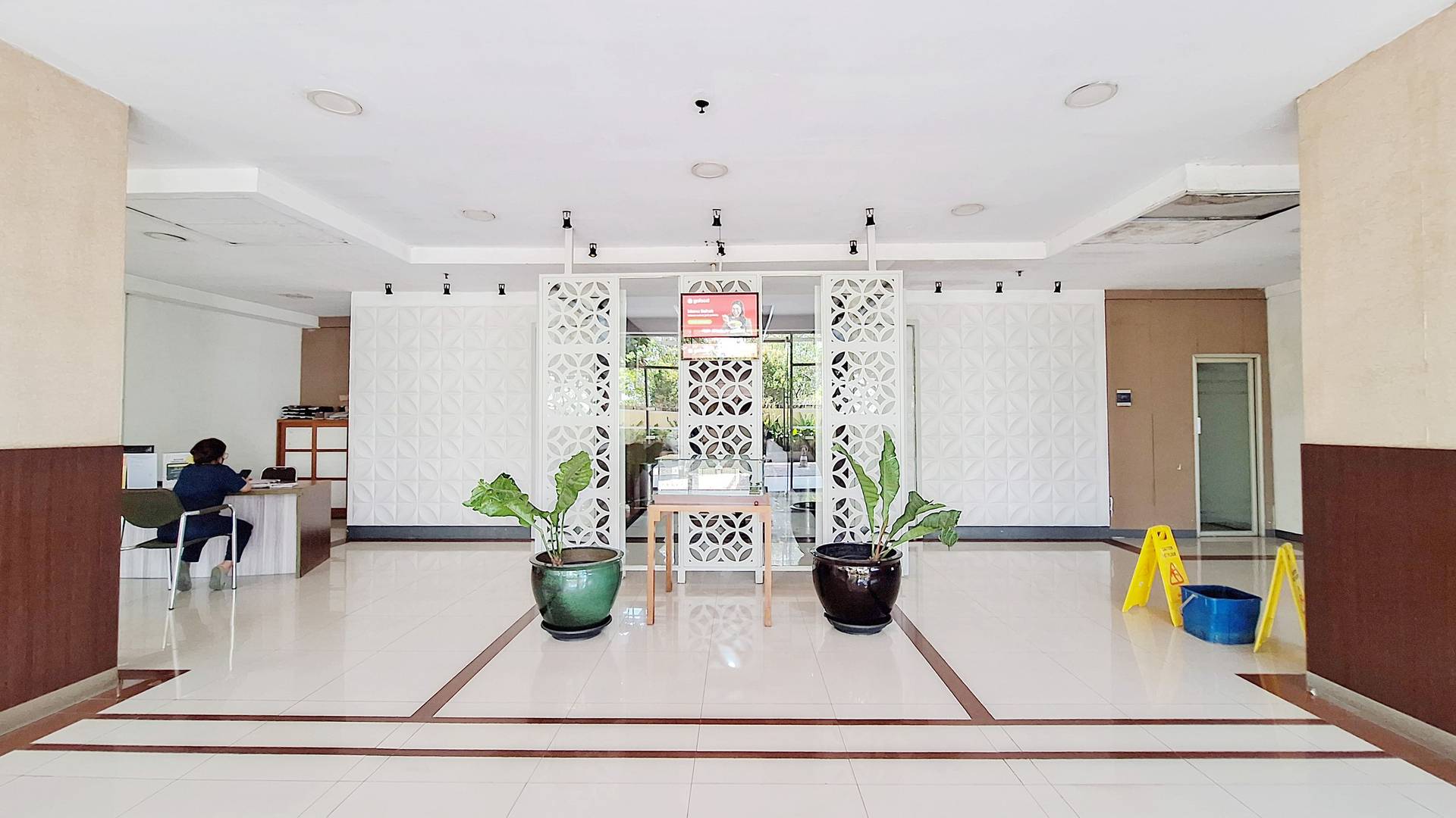 https://images.rukita.co/buildings/building/23b485ff-cd7.jpg