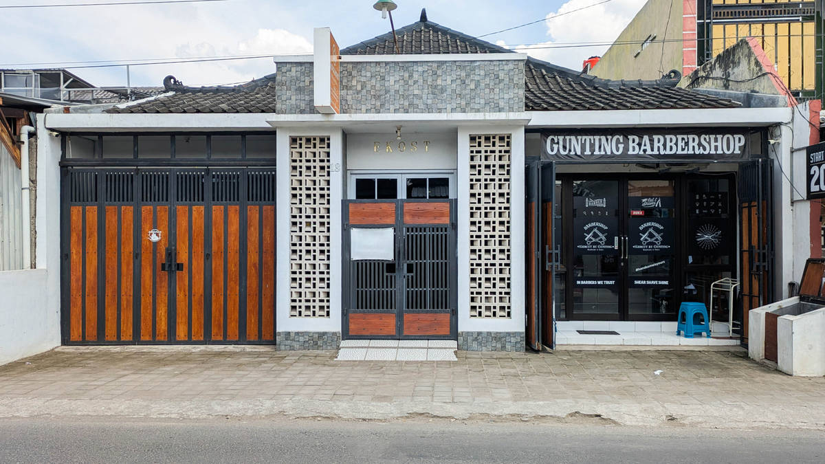 https://images.rukita.co/buildings/building/2407dc6a-8e5.jpg
