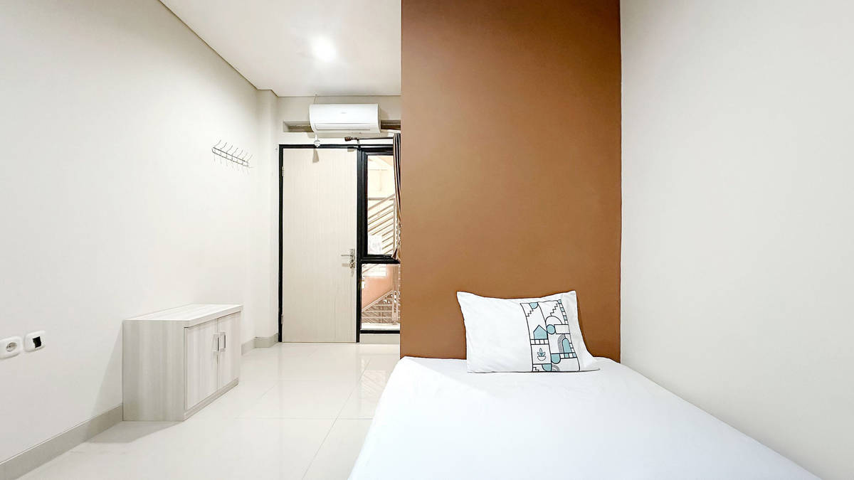 https://images.rukita.co/buildings/building/247f5055-68af-4ea3-952c-401b071062e1.jpg