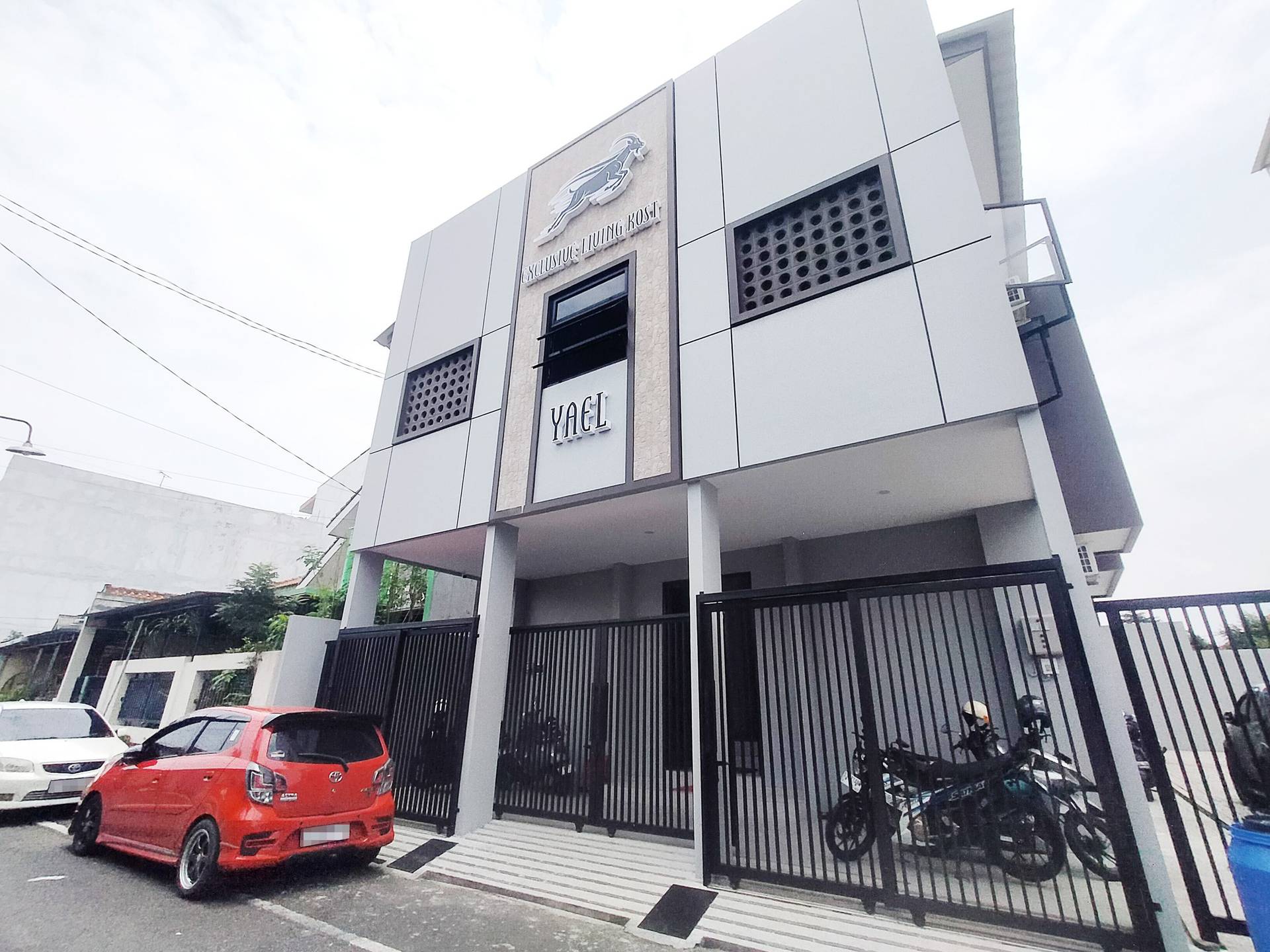 https://images.rukita.co/buildings/building/25483ccc-254a-4824-948d-77af5658f3ef.jpg