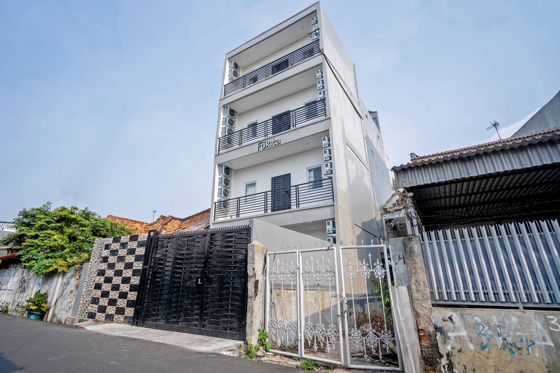 https://images.rukita.co/buildings/building/26002dc7-f01.jpg