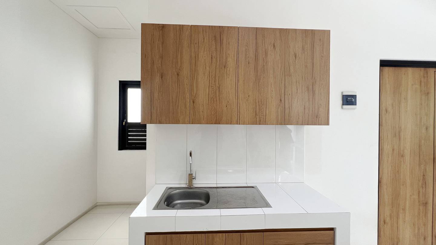 https://images.rukita.co/buildings/building/27d3add8-51b.jpg