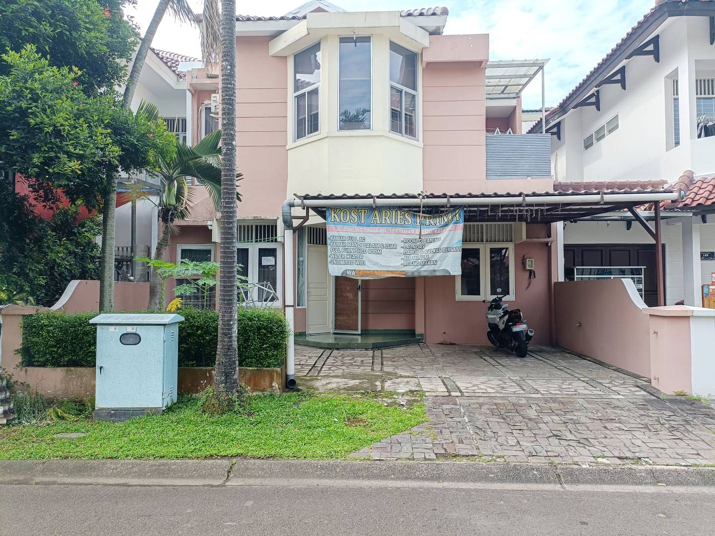 https://images.rukita.co/buildings/building/28078077-f5b.jpg