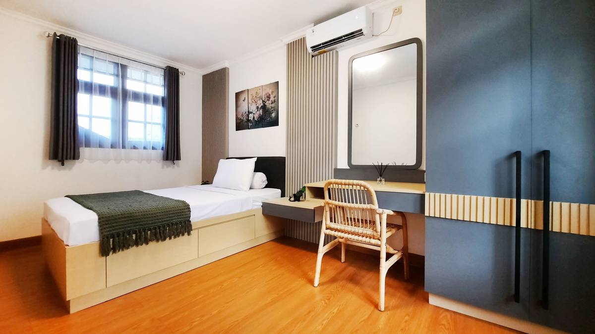 https://images.rukita.co/buildings/building/284463e4-f80d-40db-92c3-5686af3d762e.jpg