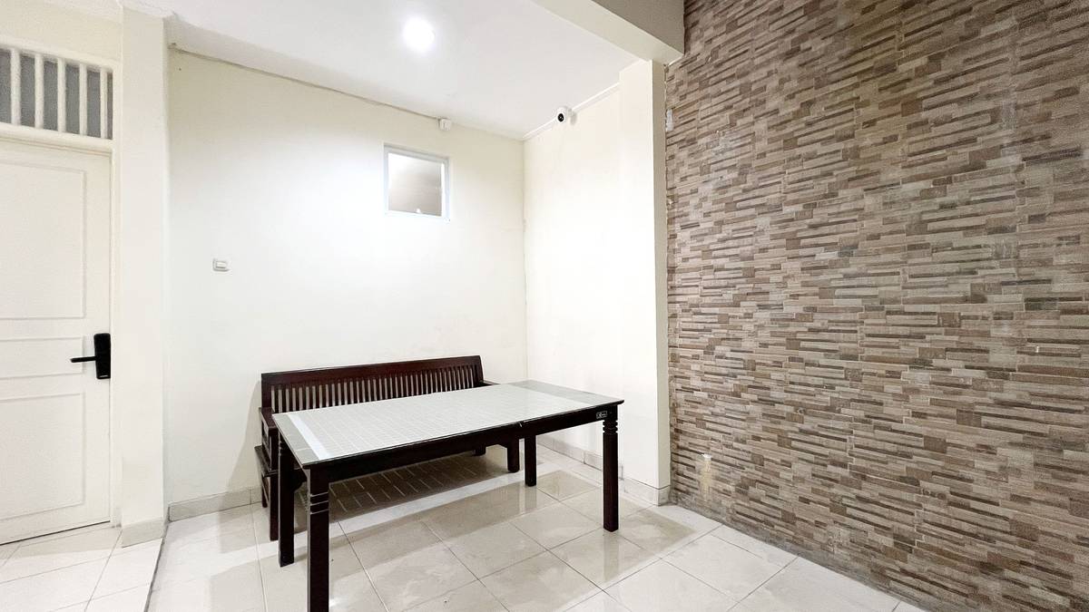 https://images.rukita.co/buildings/building/299a289b-2ab7-45db-8aa7-28a4f618880b.jpg