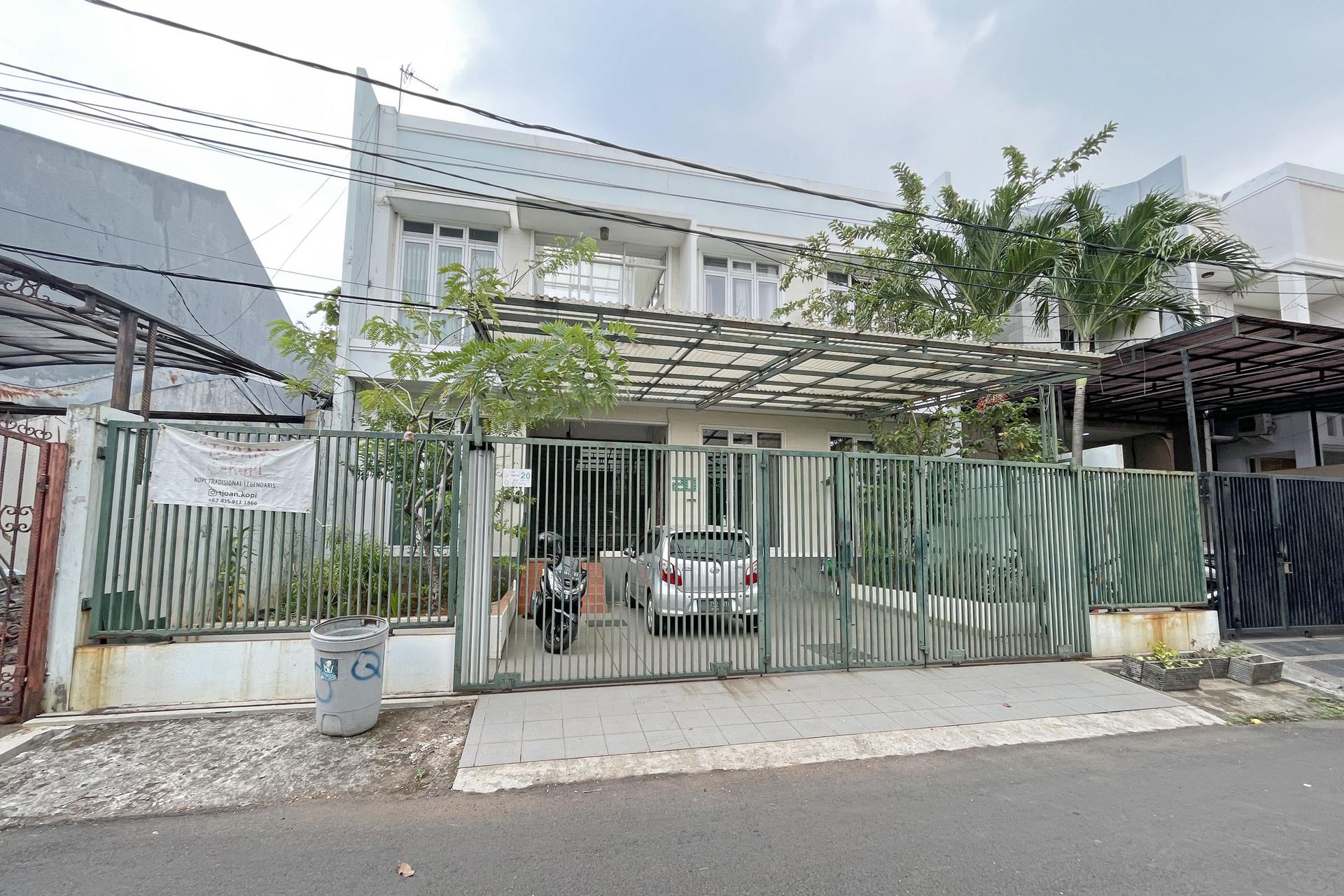 https://images.rukita.co/buildings/building/2aafdf1e-551.jpg