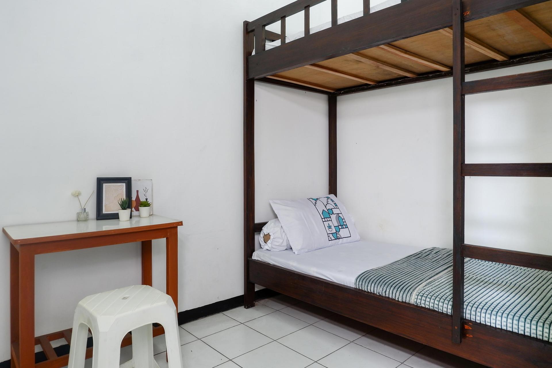 https://images.rukita.co/buildings/building/2b971412-817.jpg