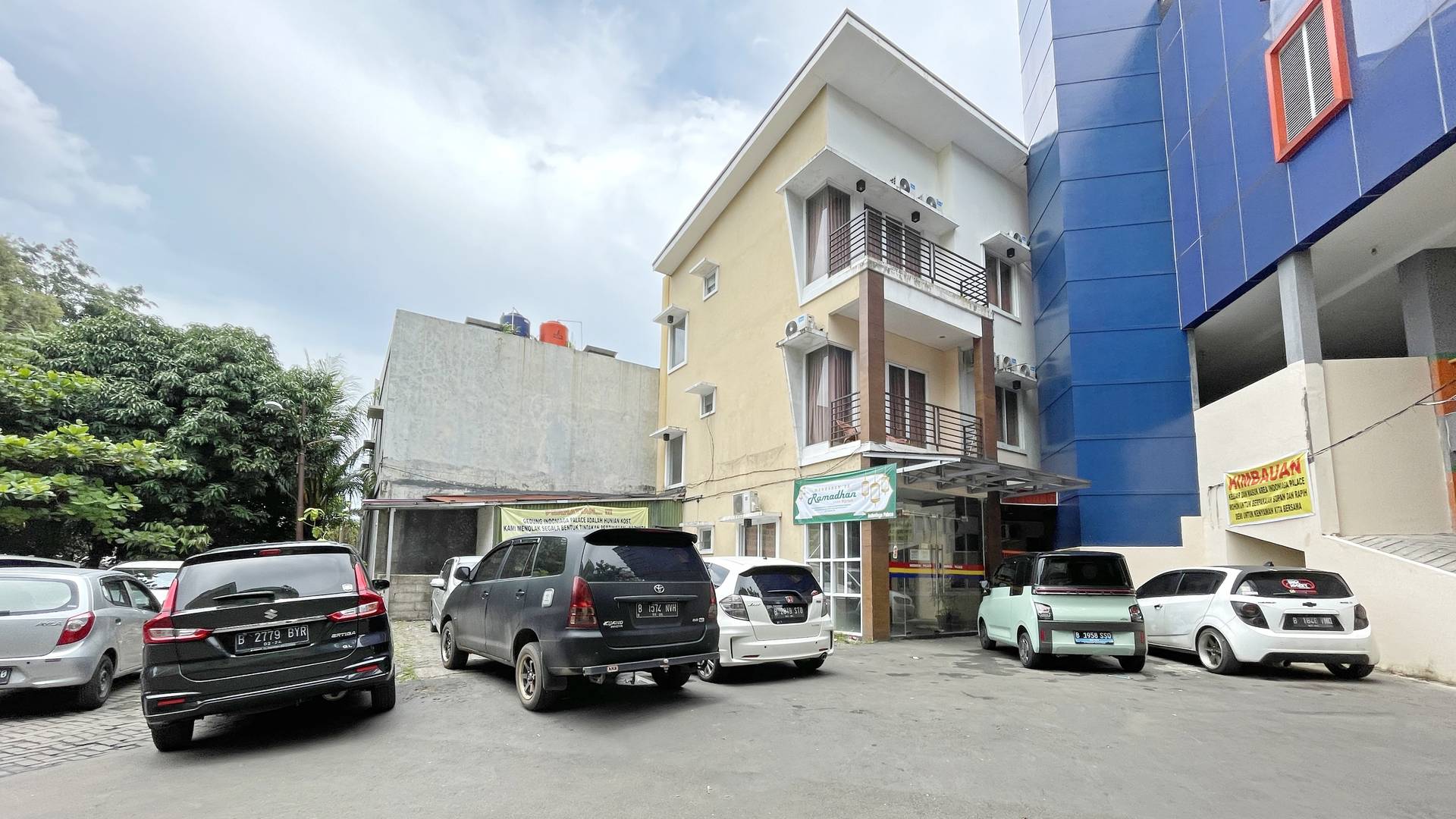 https://images.rukita.co/buildings/building/2cd22671-ddc.jpg