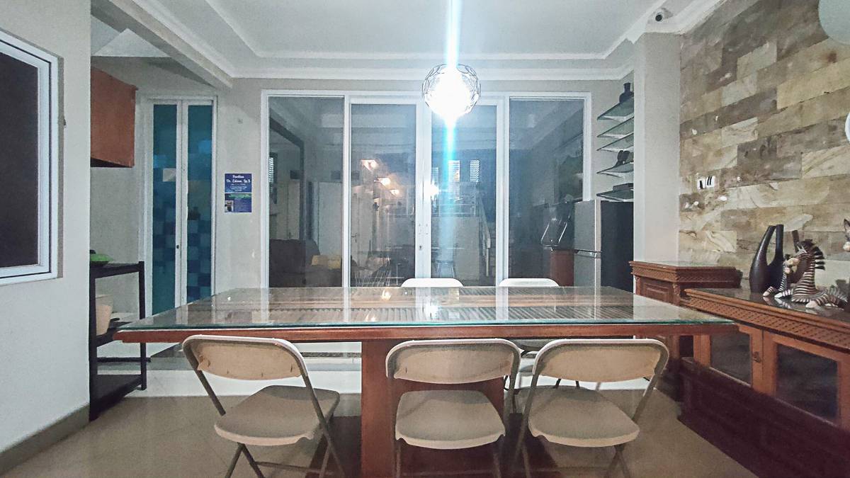 https://images.rukita.co/buildings/building/2d2bf3a9-12c.jpg
