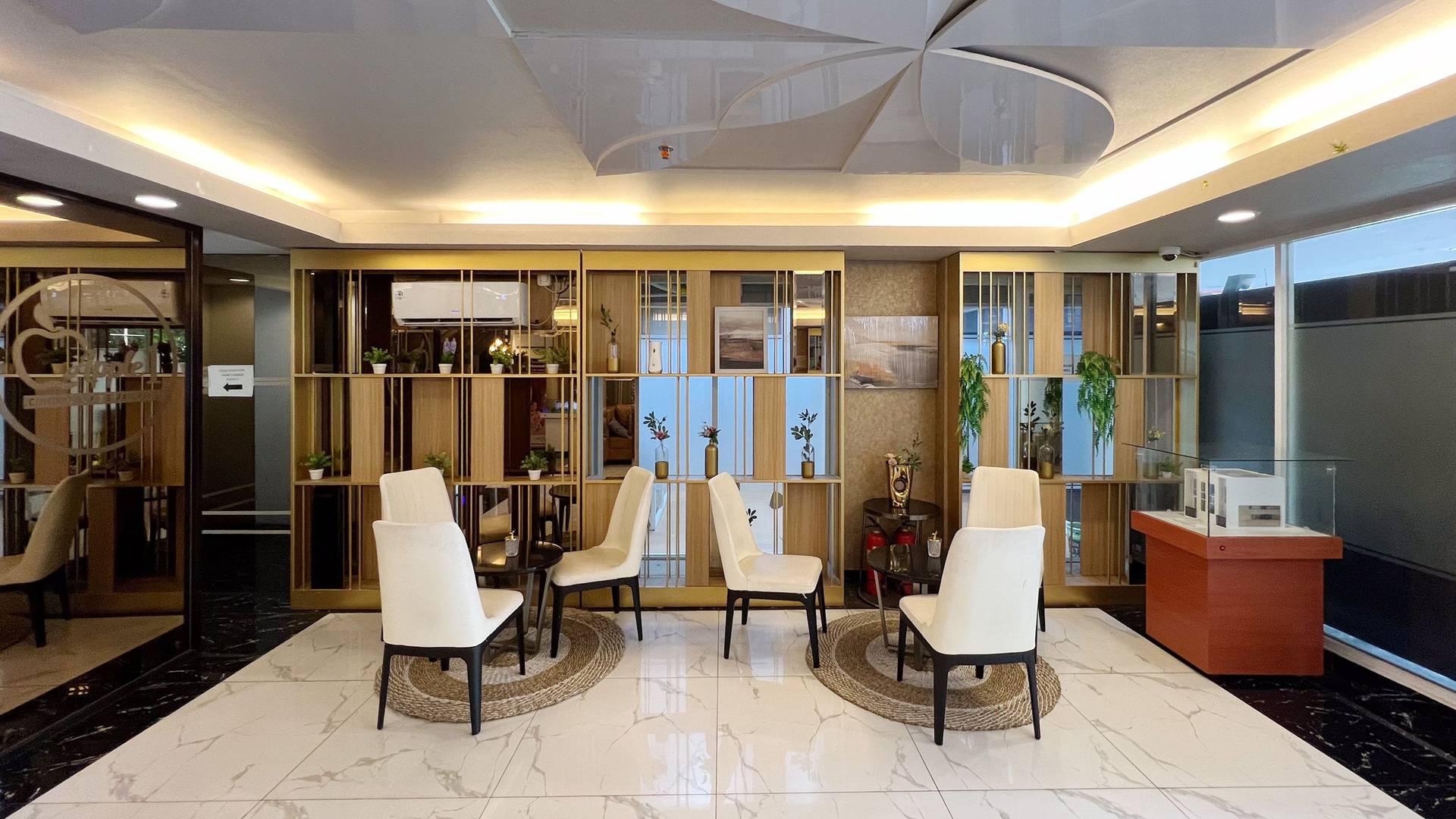 https://images.rukita.co/buildings/building/2ef70169-09b.jpg