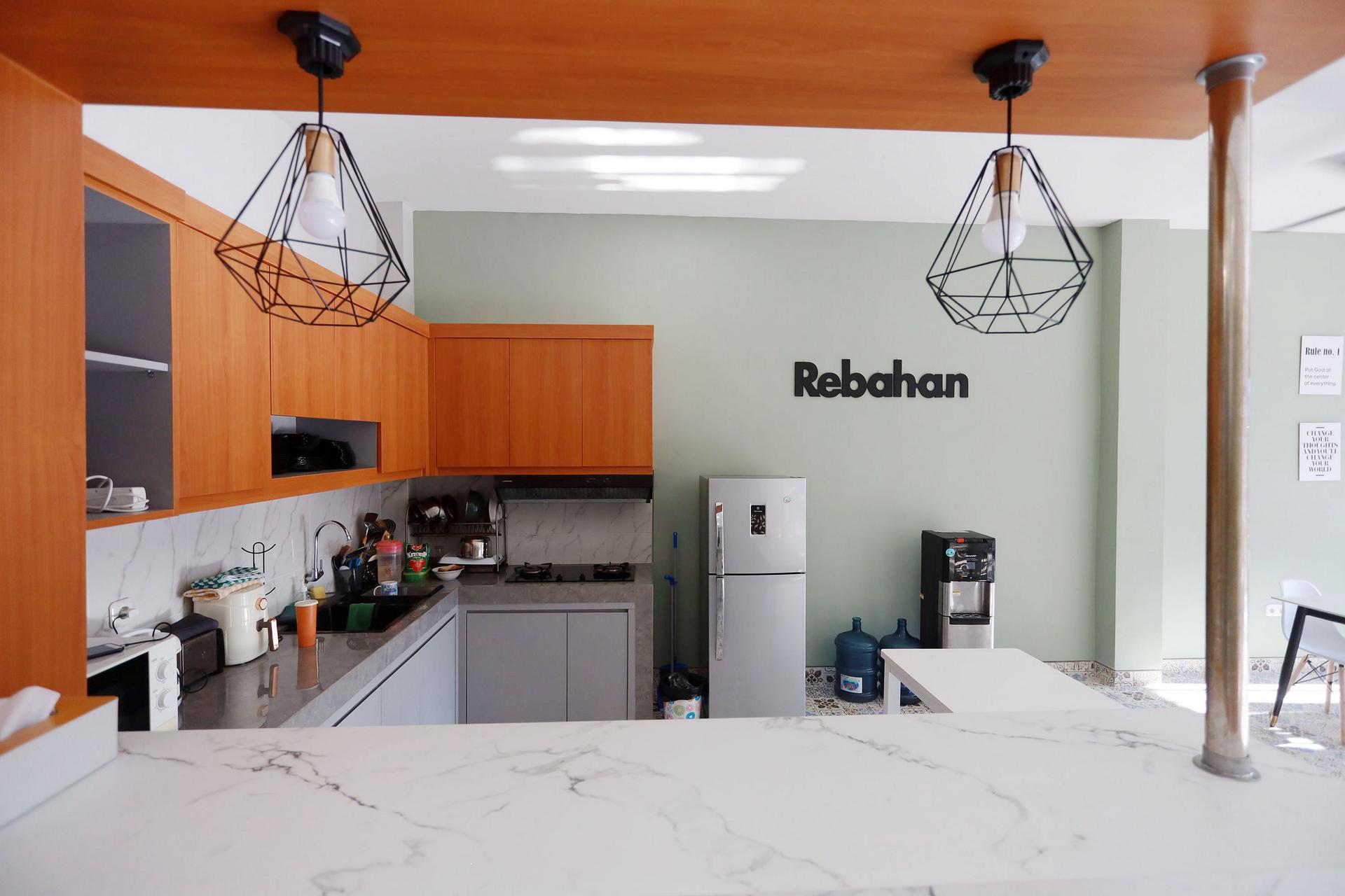 https://images.rukita.co/buildings/building/2f43e094-153.jpg