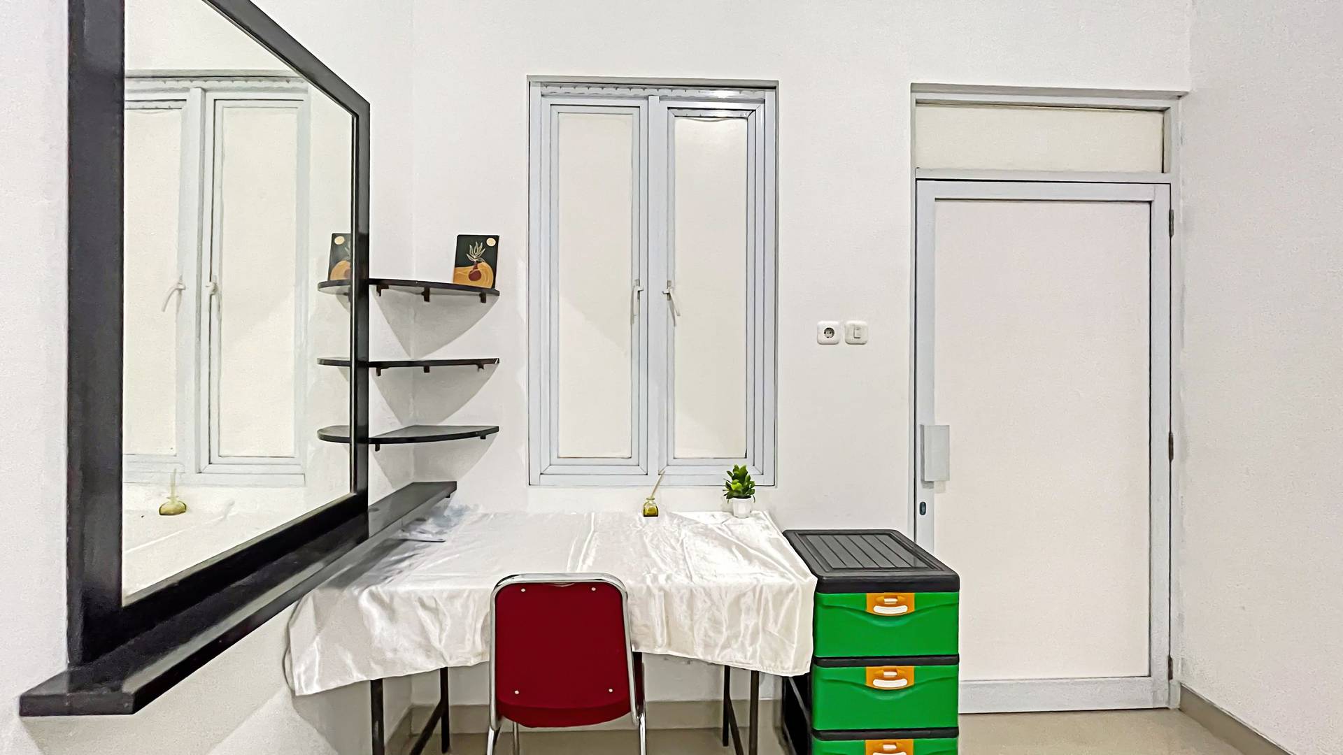 https://images.rukita.co/buildings/building/2f80f567-cb7.jpg