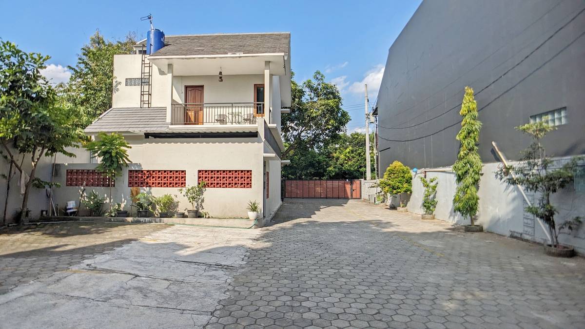 https://images.rukita.co/buildings/building/300b57f9-d13.jpg