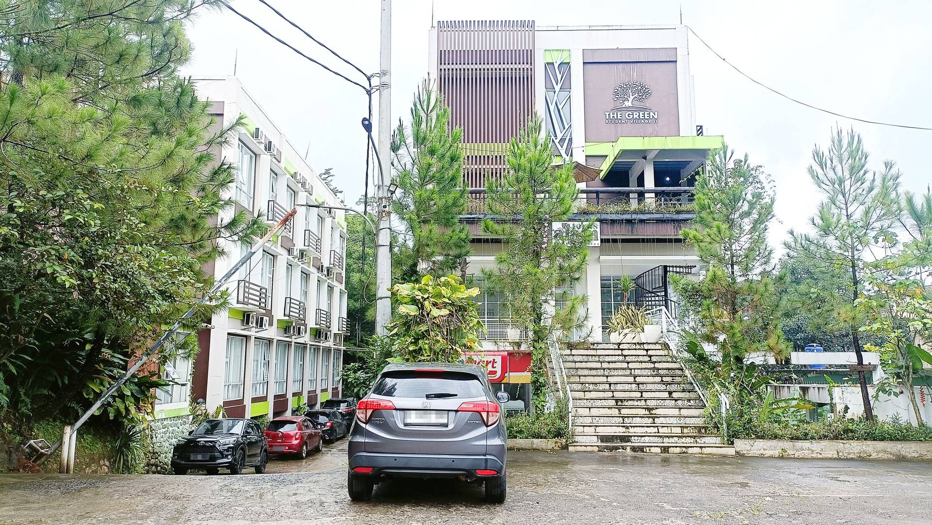 https://images.rukita.co/buildings/building/3010e81c-a5c7-4e6f-90c0-75e56dfb7a6c.jpg