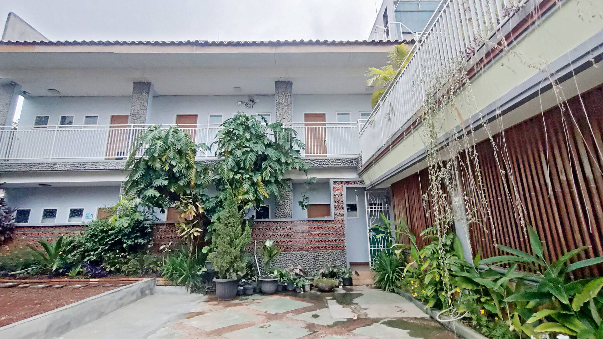 https://images.rukita.co/buildings/building/334eea25-2e8.jpg