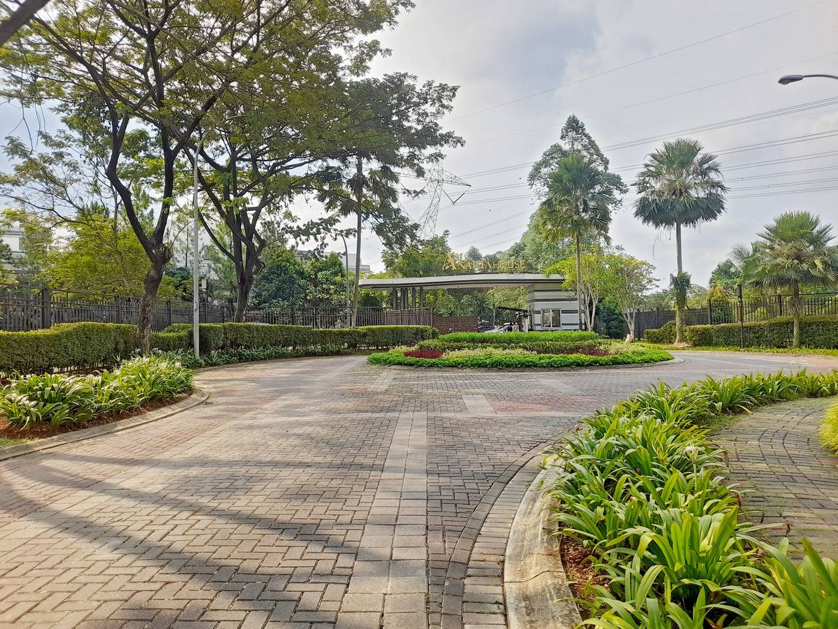 https://images.rukita.co/buildings/building/34b9d137-497.jpg