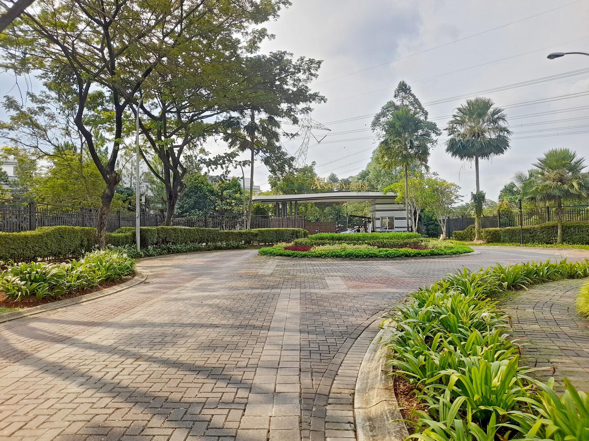 https://images.rukita.co/buildings/building/34b9d137-497.jpg